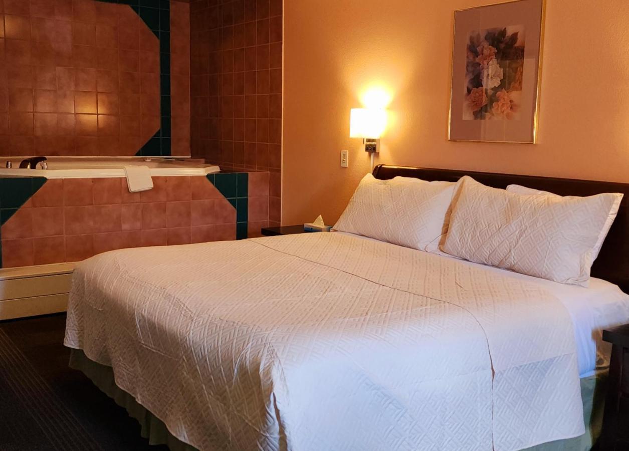 Silver Saddle Motel 马尼温泉 外观 照片
