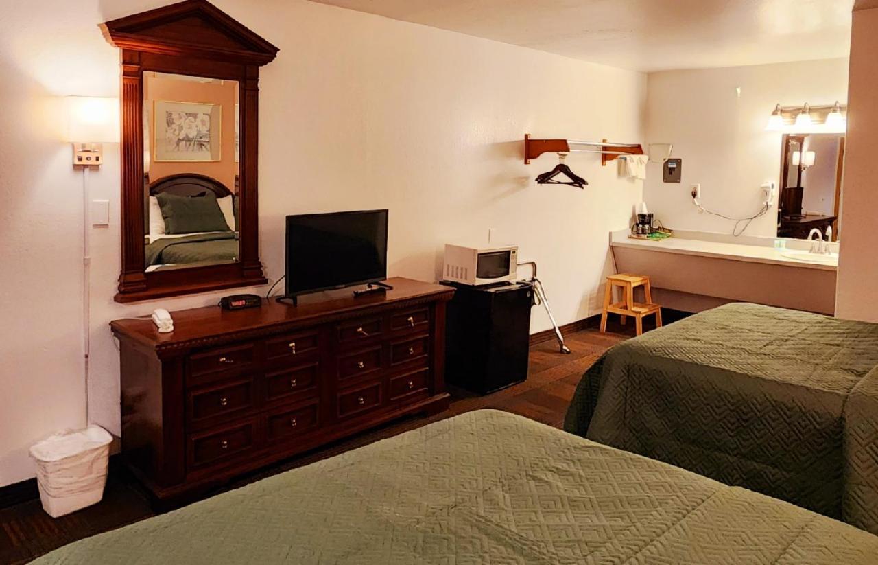 Silver Saddle Motel 马尼温泉 外观 照片