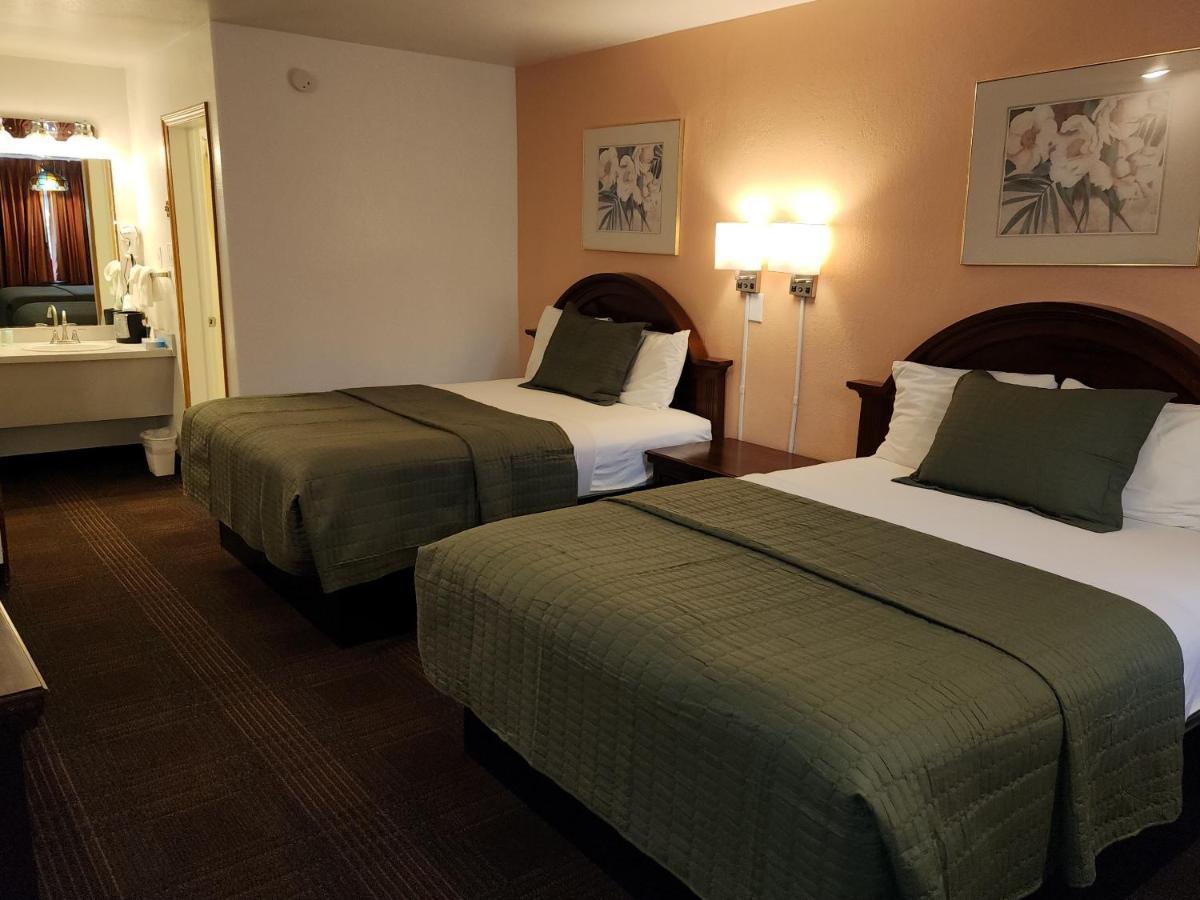 Silver Saddle Motel 马尼温泉 外观 照片