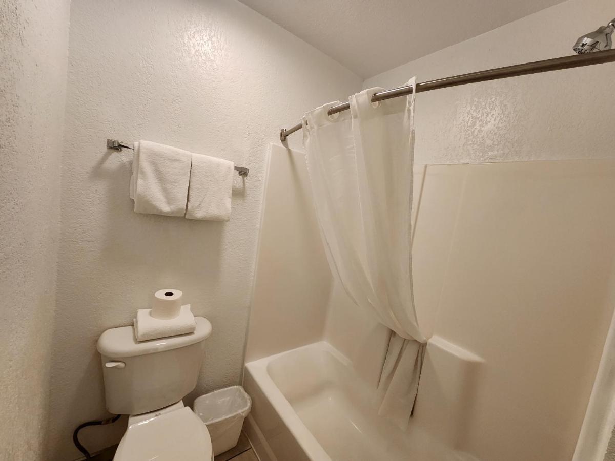 Silver Saddle Motel 马尼温泉 外观 照片