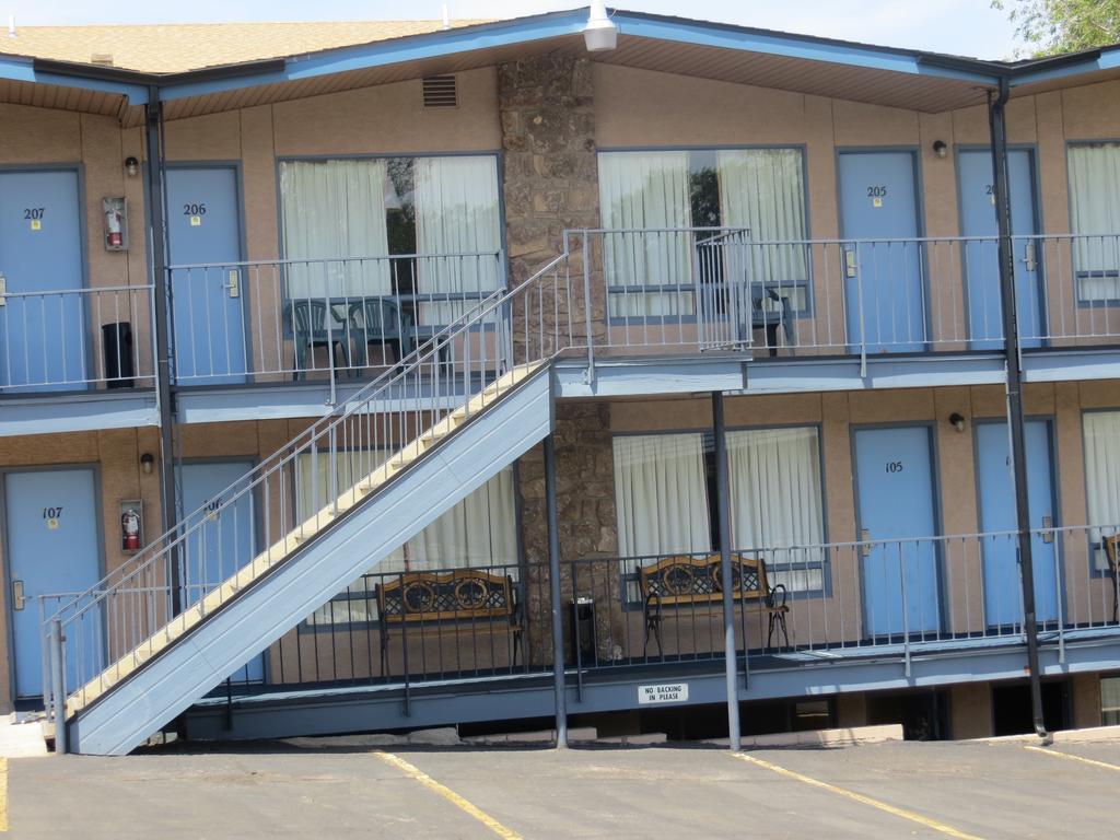 Silver Saddle Motel 马尼温泉 外观 照片